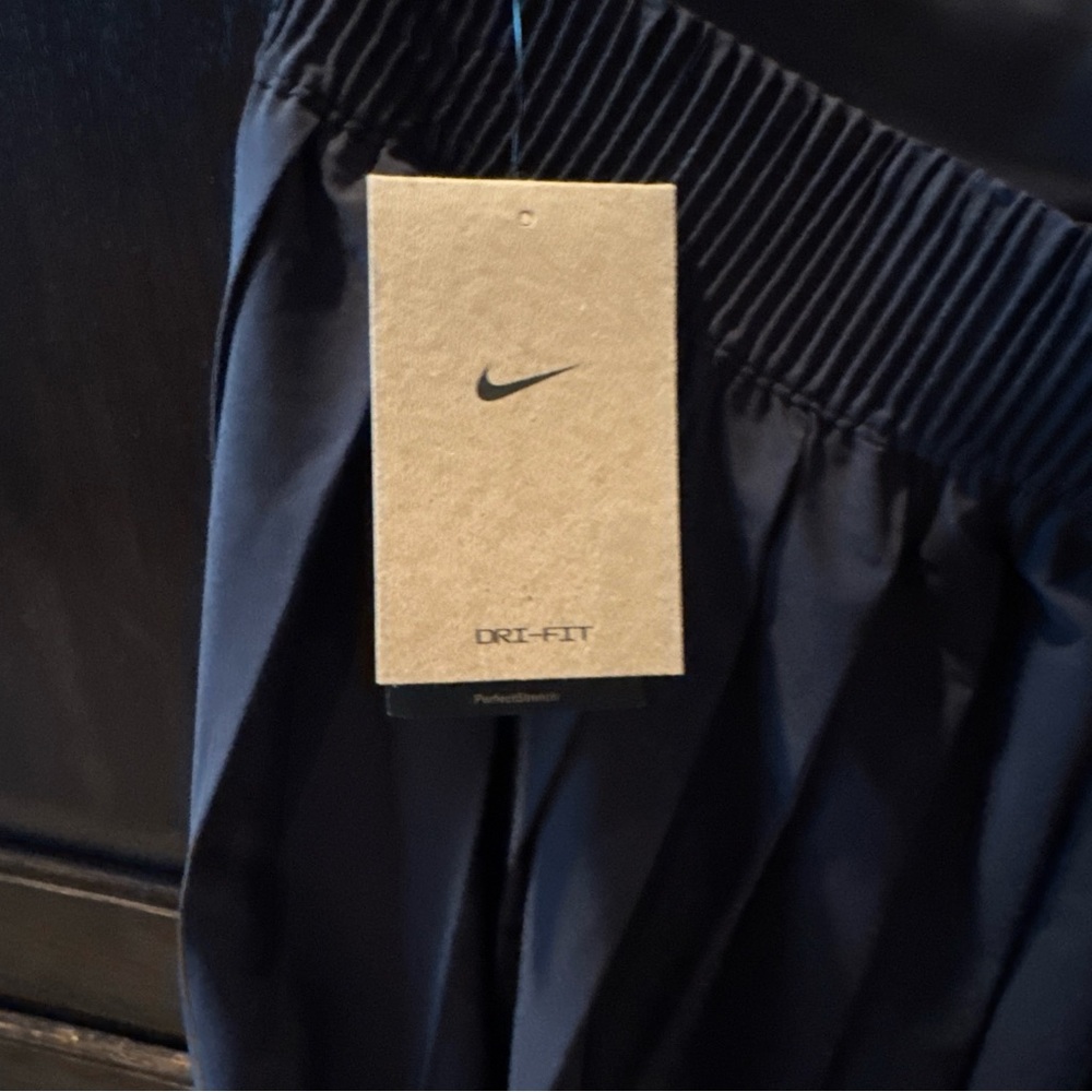 NEW Nike 24.7 PerfectStretch Women Dri Fit Pleated Skirt HQ8153-010 $160 - Picture 7 of 7